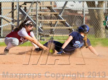 Thumbnail 1 in East Jackson vs. Michigan Center photogallery.