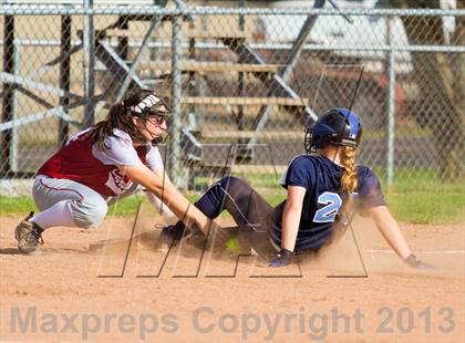 Thumbnail 2 in East Jackson vs. Michigan Center photogallery.