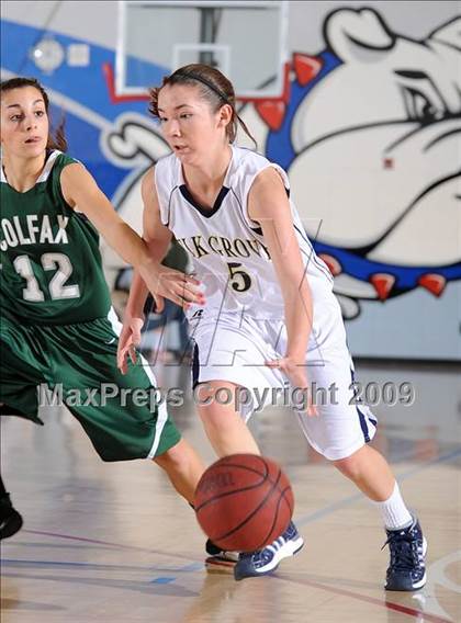 Thumbnail 2 in Colfax vs. Elk Grove (Bulldog Winter Classic) photogallery.