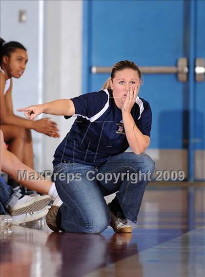 Thumbnail 2 in Colfax vs. Elk Grove (Bulldog Winter Classic) photogallery.