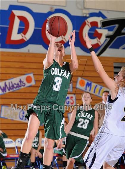 Thumbnail 1 in Colfax vs. Elk Grove (Bulldog Winter Classic) photogallery.