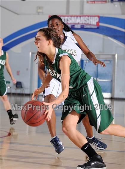 Thumbnail 3 in Colfax vs. Elk Grove (Bulldog Winter Classic) photogallery.