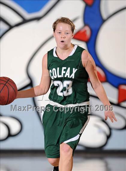 Thumbnail 3 in Colfax vs. Elk Grove (Bulldog Winter Classic) photogallery.