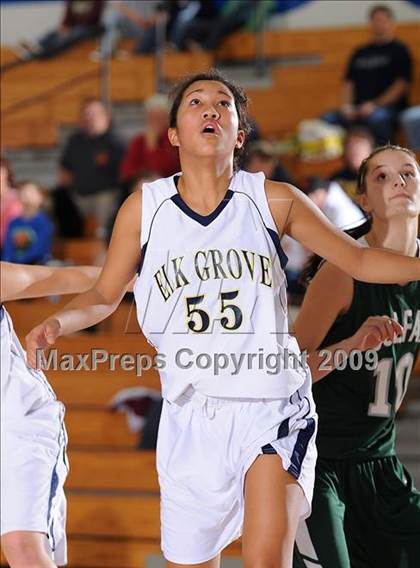 Thumbnail 1 in Colfax vs. Elk Grove (Bulldog Winter Classic) photogallery.