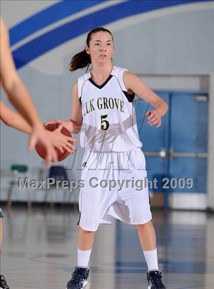 Thumbnail 1 in Colfax vs. Elk Grove (Bulldog Winter Classic) photogallery.