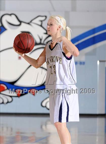 Thumbnail 3 in Colfax vs. Elk Grove (Bulldog Winter Classic) photogallery.