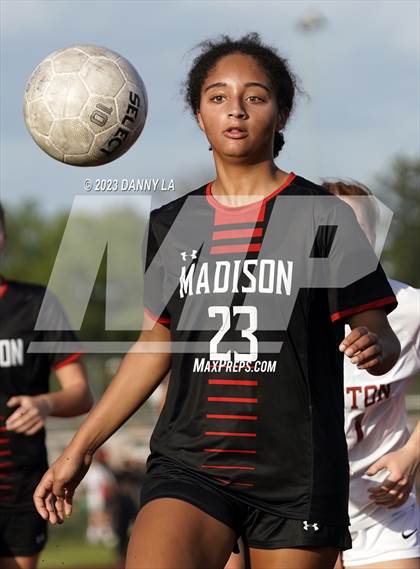 Thumbnail 2 in Oakton @ James Madison photogallery.