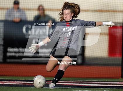 Thumbnail 1 in Oakton @ James Madison photogallery.