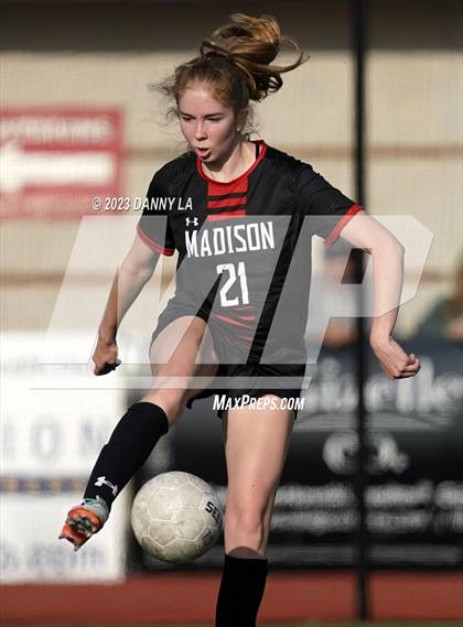 Thumbnail 1 in Oakton @ James Madison photogallery.