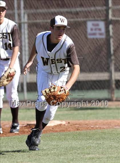 Thumbnail 3 in West vs. Deer Valley (Righetti Spring Classic) photogallery.
