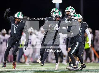 Thumbnail 3 in Park Hill South @ Staley (MSHSAA Class 6 District 8 Playoff) photogallery.