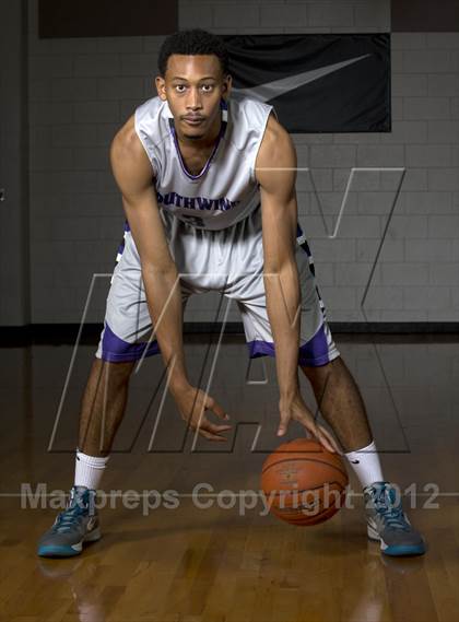 Thumbnail 1 in Southwind (Preseason Top 10 Photo Shoot) photogallery.