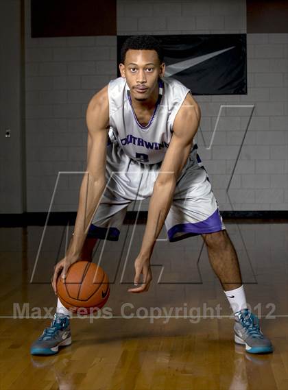 Thumbnail 2 in Southwind (Preseason Top 10 Photo Shoot) photogallery.