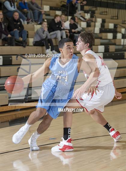 Thumbnail 3 in Thorp vs. Minnesota Valley Lutheran photogallery.