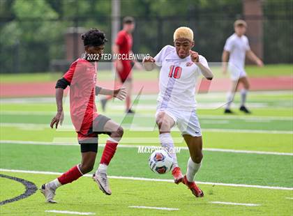 Thumbnail 2 in Clarksville vs. Farmington (AAA 4A State Final) photogallery.