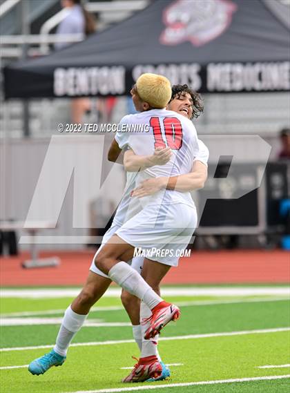 Thumbnail 1 in Clarksville vs. Farmington (AAA 4A State Final) photogallery.