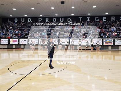 Thumbnail 1 in Broken Arrow TOC Ceremony photogallery.