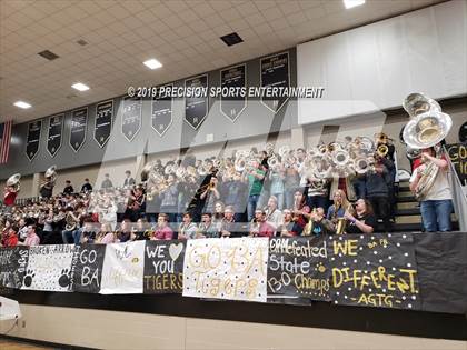 Thumbnail 3 in Broken Arrow TOC Ceremony photogallery.