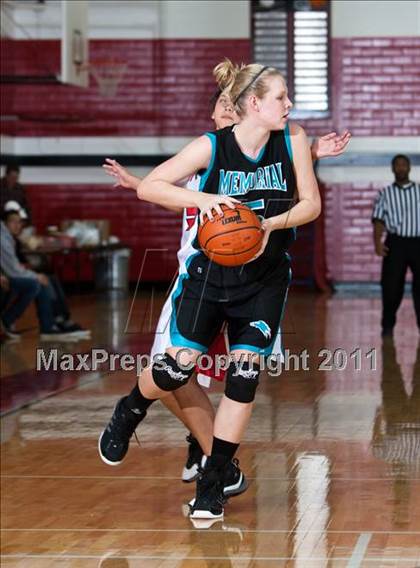 Thumbnail 2 in Pasadena Memorial vs South Houston photogallery.