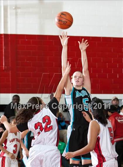 Thumbnail 1 in Pasadena Memorial vs South Houston photogallery.
