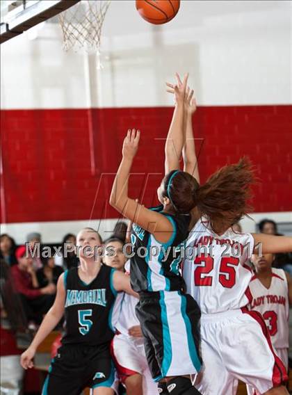 Thumbnail 2 in Pasadena Memorial vs South Houston photogallery.