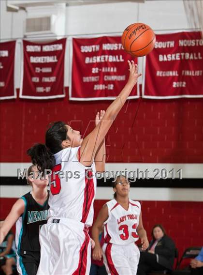 Thumbnail 3 in Pasadena Memorial vs South Houston photogallery.