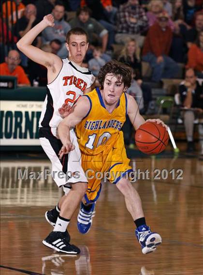 Thumbnail 3 in Gatlinburg-Pittman vs. Pigeon Forge (D3-AAA playoffs) photogallery.