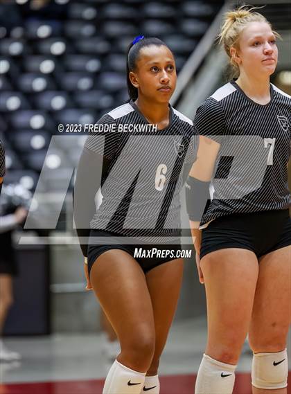 Thumbnail 3 in Randall vs. Salado (UIL 4A Volleyball Semi-Final) photogallery.