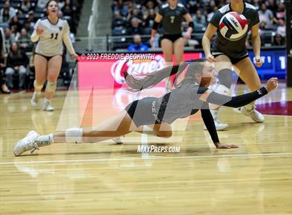 Thumbnail 3 in Randall vs. Salado (UIL 4A Volleyball Semi-Final) photogallery.