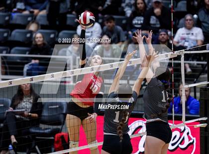 Thumbnail 3 in Randall vs. Salado (UIL 4A Volleyball Semi-Final) photogallery.