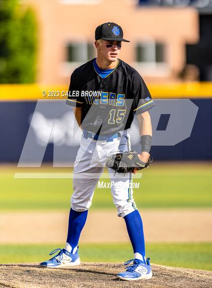 Thumbnail 3 in Orem vs. Timpanogos (UHSAA 5A Bracket 2 Round 1) photogallery.