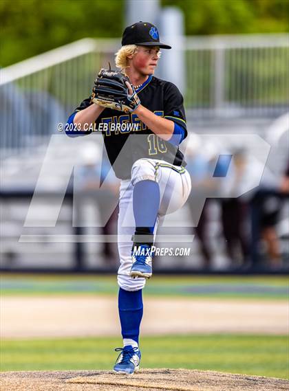 Thumbnail 2 in Orem vs. Timpanogos (UHSAA 5A Bracket 2 Round 1) photogallery.