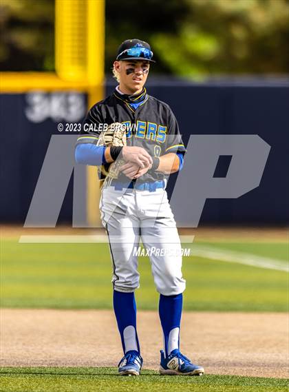 Thumbnail 2 in Orem vs. Timpanogos (UHSAA 5A Bracket 2 Round 1) photogallery.