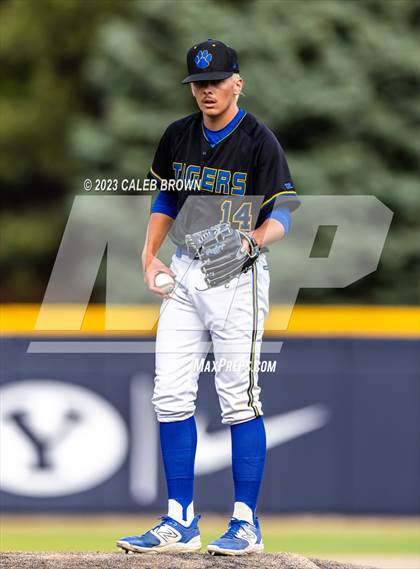 Thumbnail 2 in Orem vs. Timpanogos (UHSAA 5A Bracket 2 Round 1) photogallery.