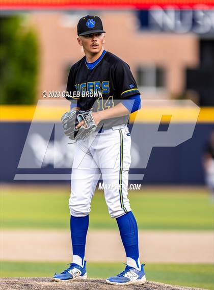 Thumbnail 3 in Orem vs. Timpanogos (UHSAA 5A Bracket 2 Round 1) photogallery.