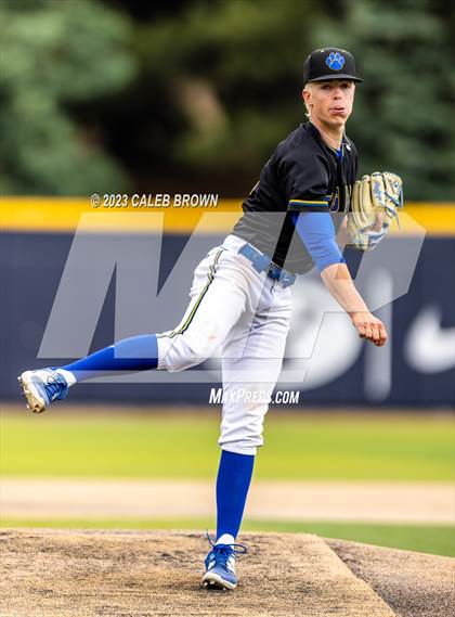 Thumbnail 3 in Orem vs. Timpanogos (UHSAA 5A Bracket 2 Round 1) photogallery.