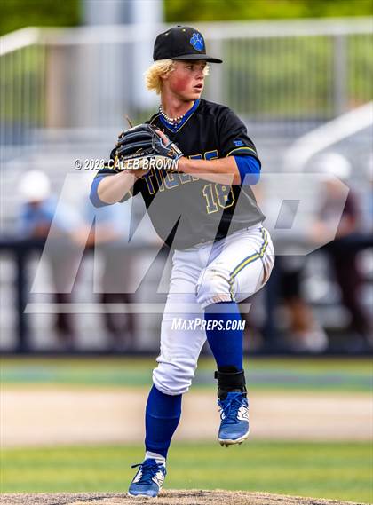 Thumbnail 2 in Orem vs. Timpanogos (UHSAA 5A Bracket 2 Round 1) photogallery.