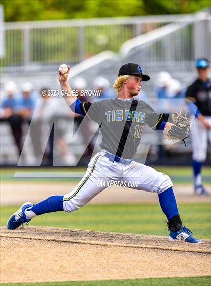 Thumbnail 1 in Orem vs. Timpanogos (UHSAA 5A Bracket 2 Round 1) photogallery.