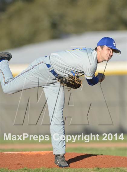 Thumbnail 2 in University Lab vs. Live Oak photogallery.