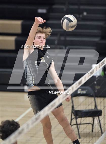 Thumbnail 1 in Villa Park @ Canyon photogallery.