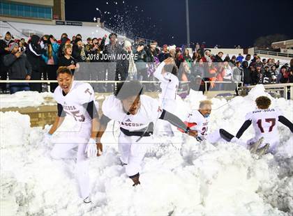 Thumbnail 2 in Haltom vs. Tascosa (UIL 6A Quarterfinal) photogallery.