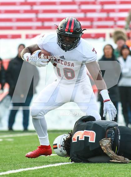 Thumbnail 3 in Haltom vs. Tascosa (UIL 6A Quarterfinal) photogallery.