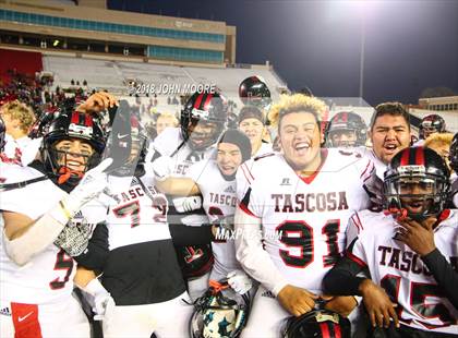 Thumbnail 2 in Haltom vs. Tascosa (UIL 6A Quarterfinal) photogallery.
