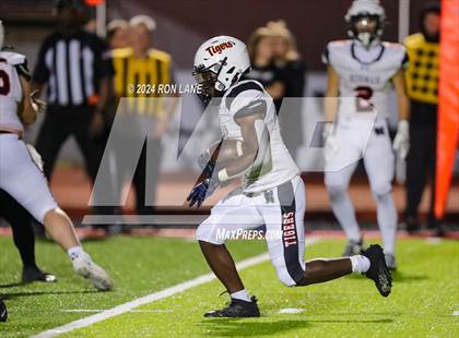 Thumbnail 2 in Norman @ Mustang photogallery.