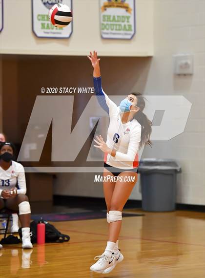 Thumbnail 2 in Osceola vs. Out-of-Door Academy photogallery.