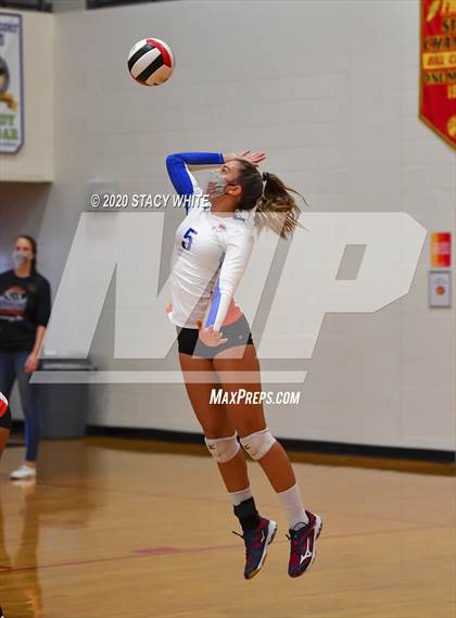 Thumbnail 3 in Osceola vs. Out-of-Door Academy photogallery.