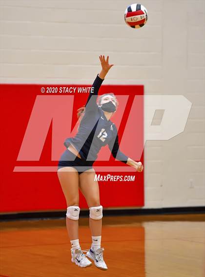 Thumbnail 2 in Osceola vs. Out-of-Door Academy photogallery.