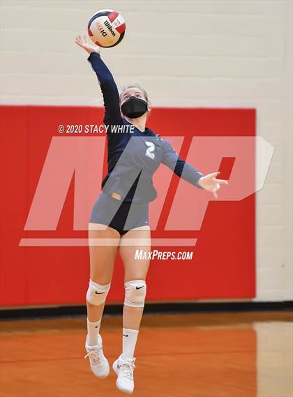 Thumbnail 2 in Osceola vs. Out-of-Door Academy photogallery.