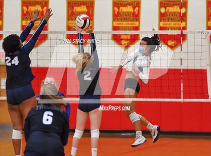 Thumbnail 3 in Osceola vs. Out-of-Door Academy photogallery.