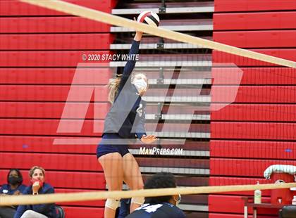 Thumbnail 3 in Osceola vs. Out-of-Door Academy photogallery.